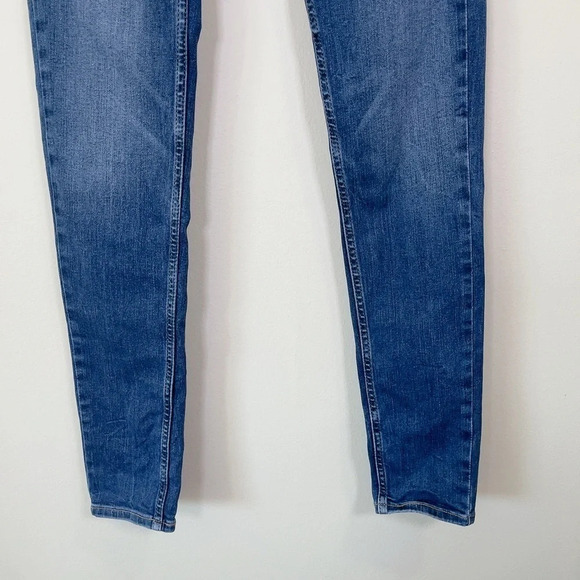 Levi's 710 Super Skinny  Medium Wash Jeans - Picture 4 of 10